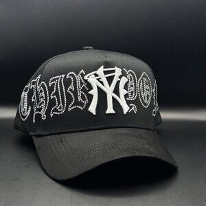 ThirtyOne Hats NY Crystals White 🙂‍↔️